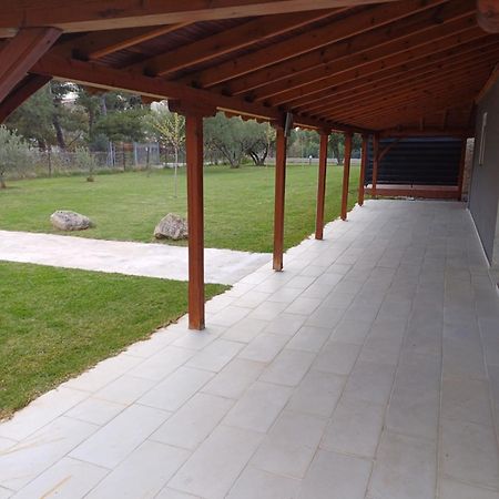 Gioulis Apartments & Studios Nea Plagia Exterior photo
