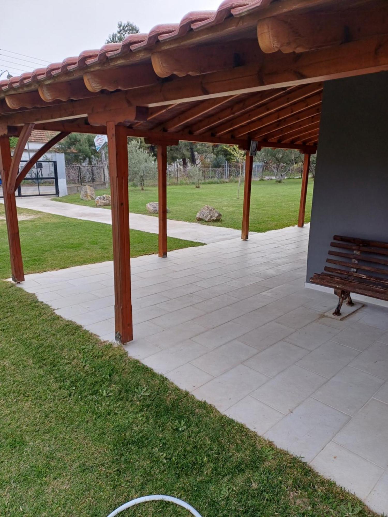 Gioulis Apartments & Studios Nea Plagia Exterior photo