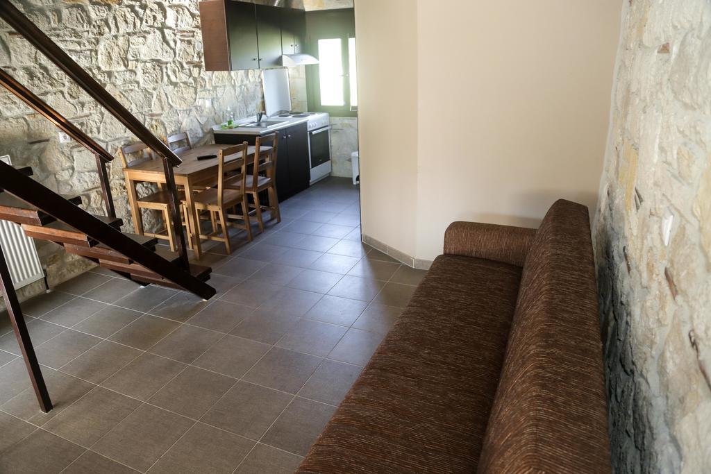 Gioulis Apartments & Studios Nea Plagia Exterior photo