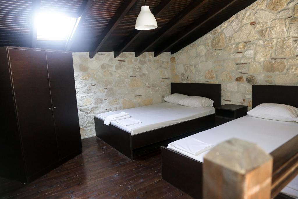 Gioulis Apartments & Studios Nea Plagia Exterior photo